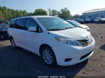  Salvage Toyota Sienna