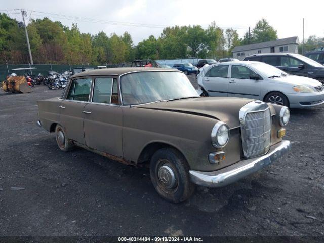  Salvage Mercedes-Benz 200