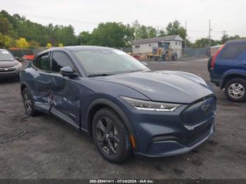  Salvage Ford Mustang