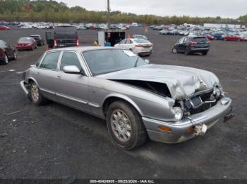  Salvage Jaguar Xj8