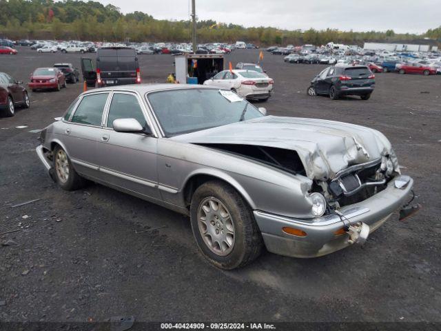  Salvage Jaguar Xj8