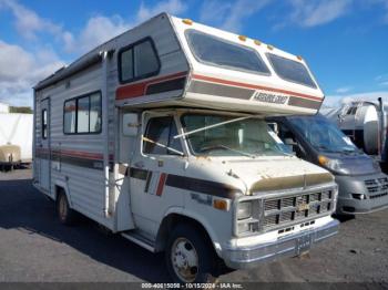  Salvage General Motors Cutaway Van