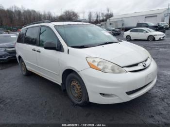  Salvage Toyota Sienna