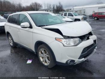  Salvage Mitsubishi Outlander