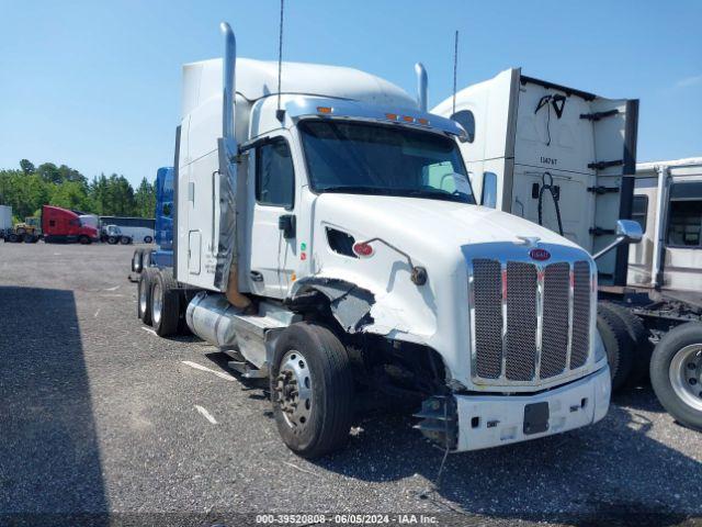  Salvage Peterbilt 579