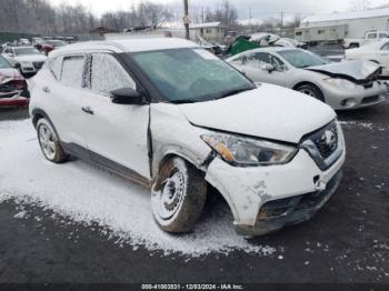  Salvage Nissan Kicks