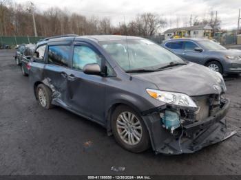  Salvage Toyota Sienna