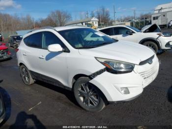  Salvage Hyundai TUCSON