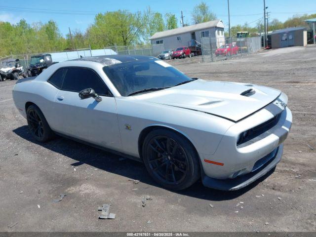  Salvage Dodge Challenger