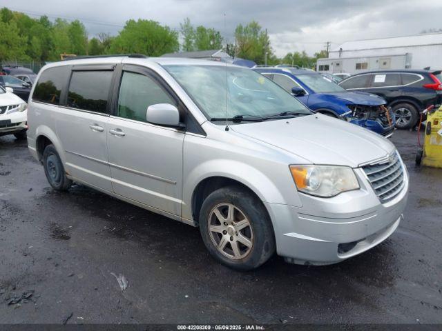  Salvage Chrysler Town & Country