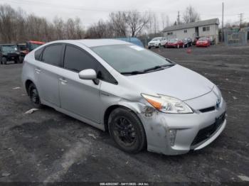  Salvage Toyota Prius