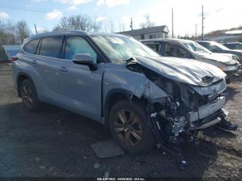 Salvage Toyota Highlander