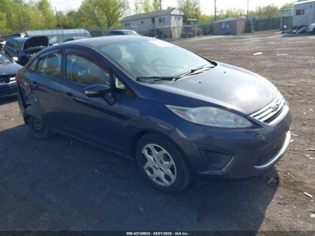  Salvage Ford Fiesta