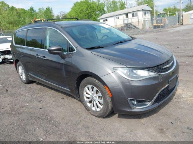 Salvage Chrysler Pacifica
