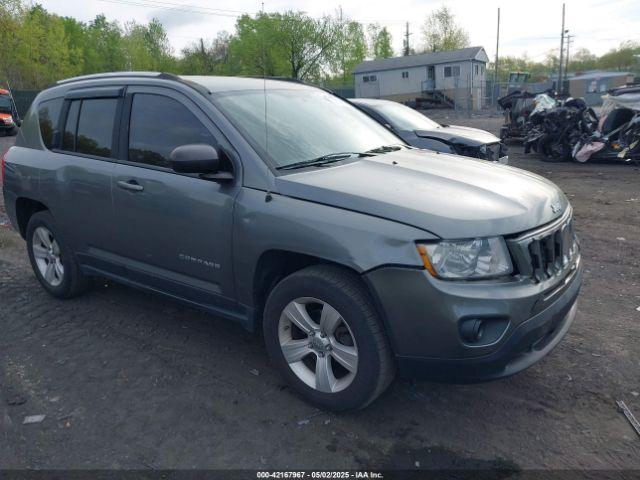  Salvage Jeep Compass
