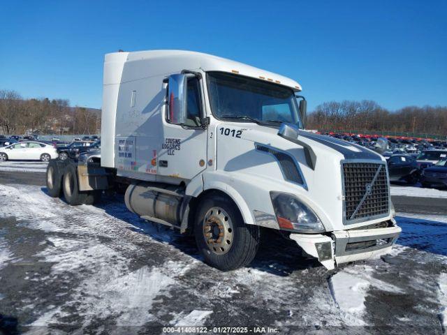  Salvage Volvo Vn