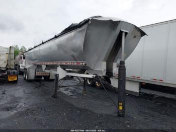  Salvage Mac Trailer Mfg Dump Trailer