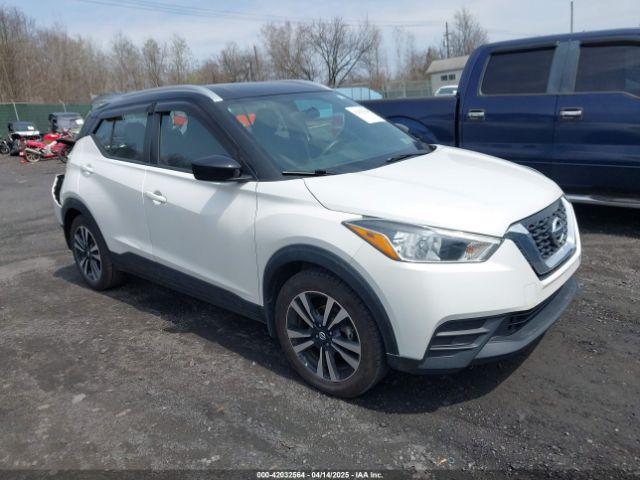  Salvage Nissan Kicks