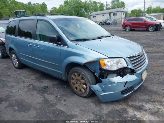  Salvage Chrysler Town & Country