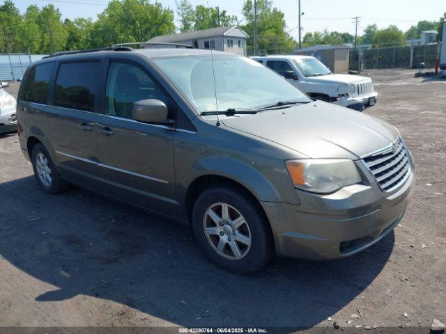  Salvage Chrysler Town & Country