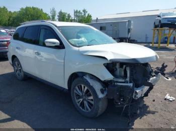  Salvage Nissan Pathfinder