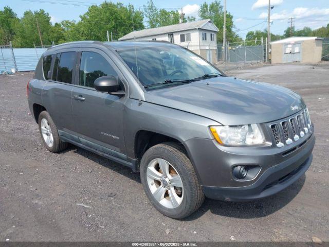  Salvage Jeep Compass