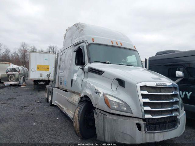  Salvage Freightliner New Cascadia 126