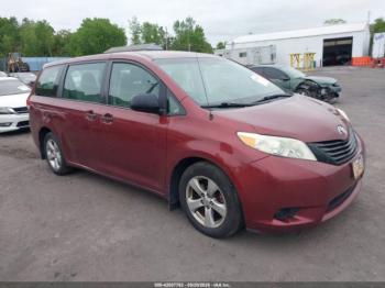  Salvage Toyota Sienna
