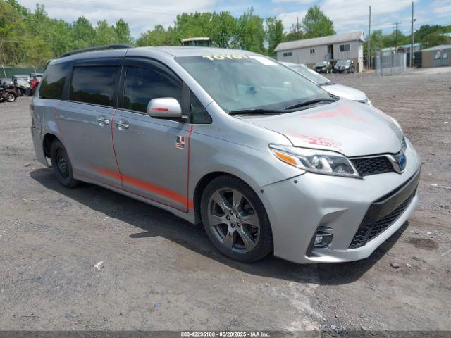  Salvage Toyota Sienna