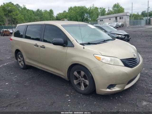  Salvage Toyota Sienna