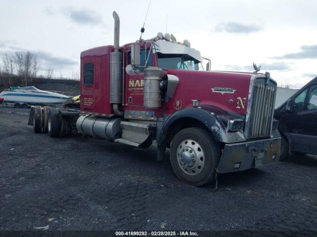  Salvage Kenworth W900