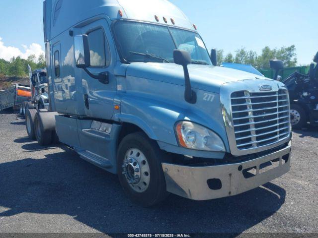  Salvage Freightliner Cascadia 125
