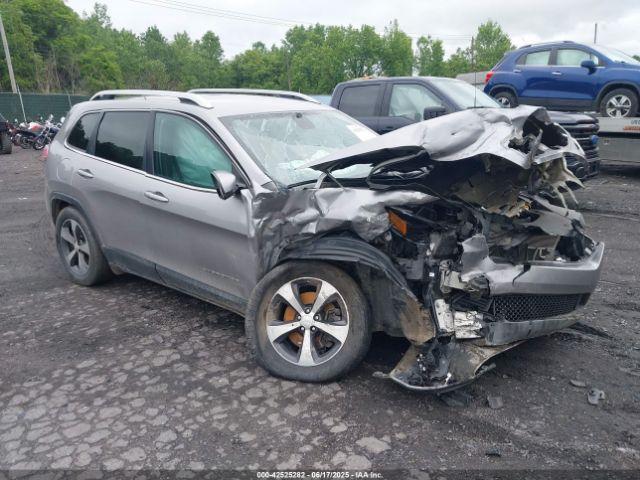  Salvage Jeep Cherokee