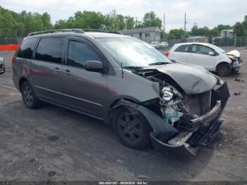  Salvage Toyota Sienna