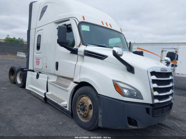  Salvage Freightliner New Cascadia 126