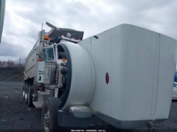  Salvage Peterbilt 389