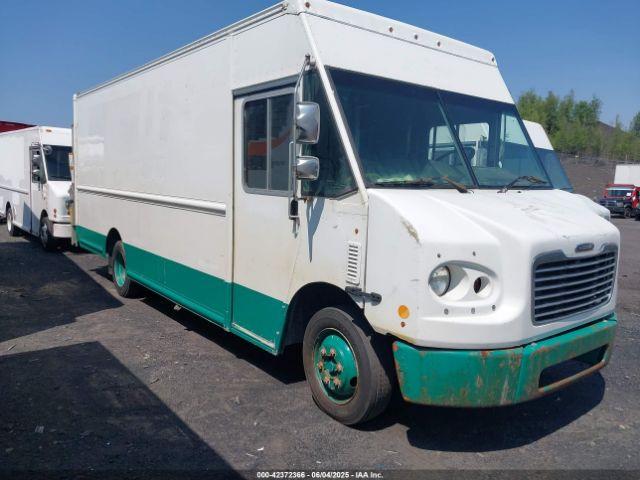  Salvage Freightliner Chassis