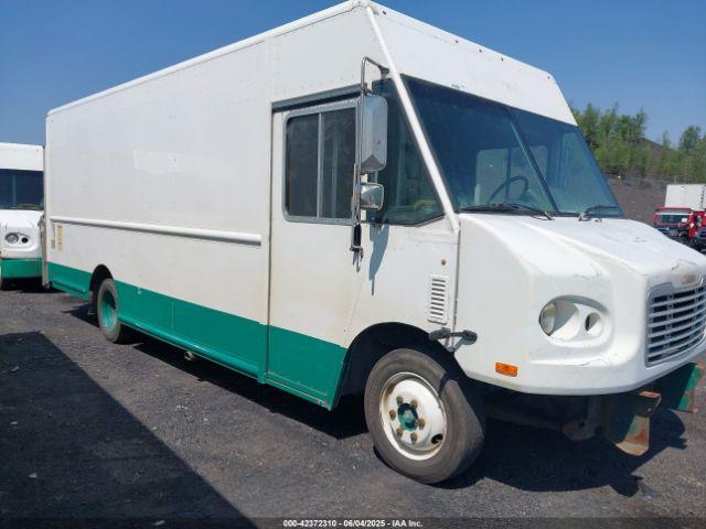  Salvage Freightliner Chassis