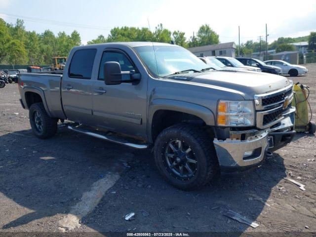  Salvage Chevrolet Silverado 2500