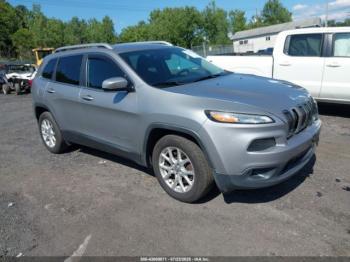  Salvage Jeep Cherokee