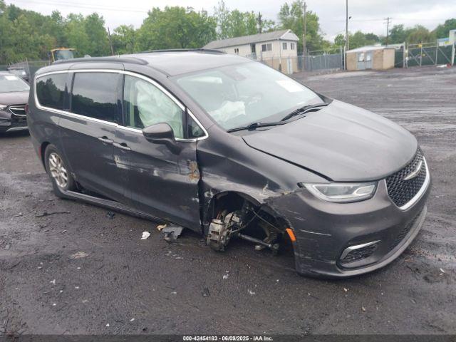  Salvage Chrysler Pacifica