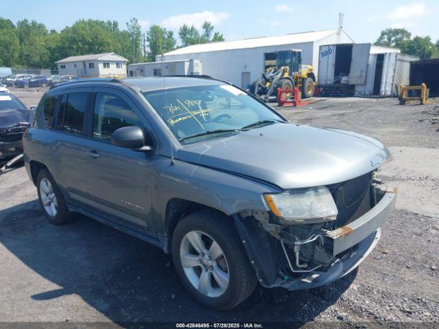  Salvage Jeep Compass