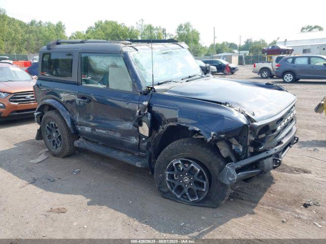  Salvage Ford Bronco