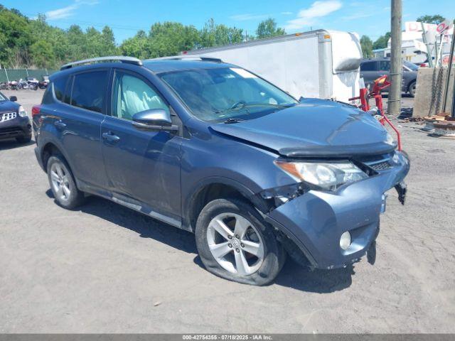  Salvage Toyota RAV4