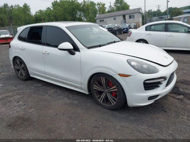  Salvage Porsche Cayenne