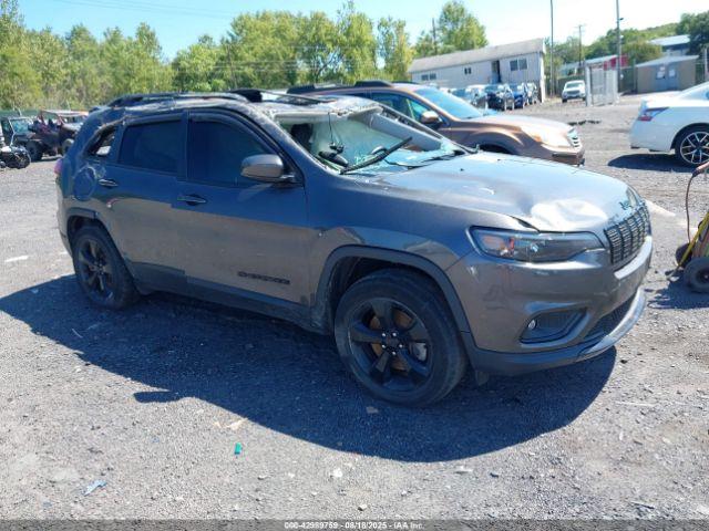  Salvage Jeep Cherokee