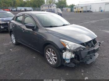  Salvage Toyota Yaris
