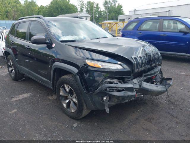  Salvage Jeep Cherokee