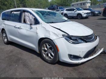  Salvage Chrysler Pacifica