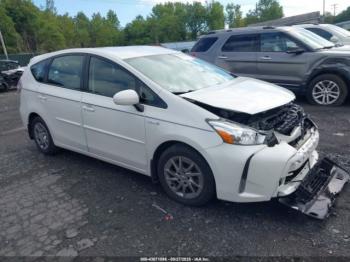  Salvage Toyota Prius v